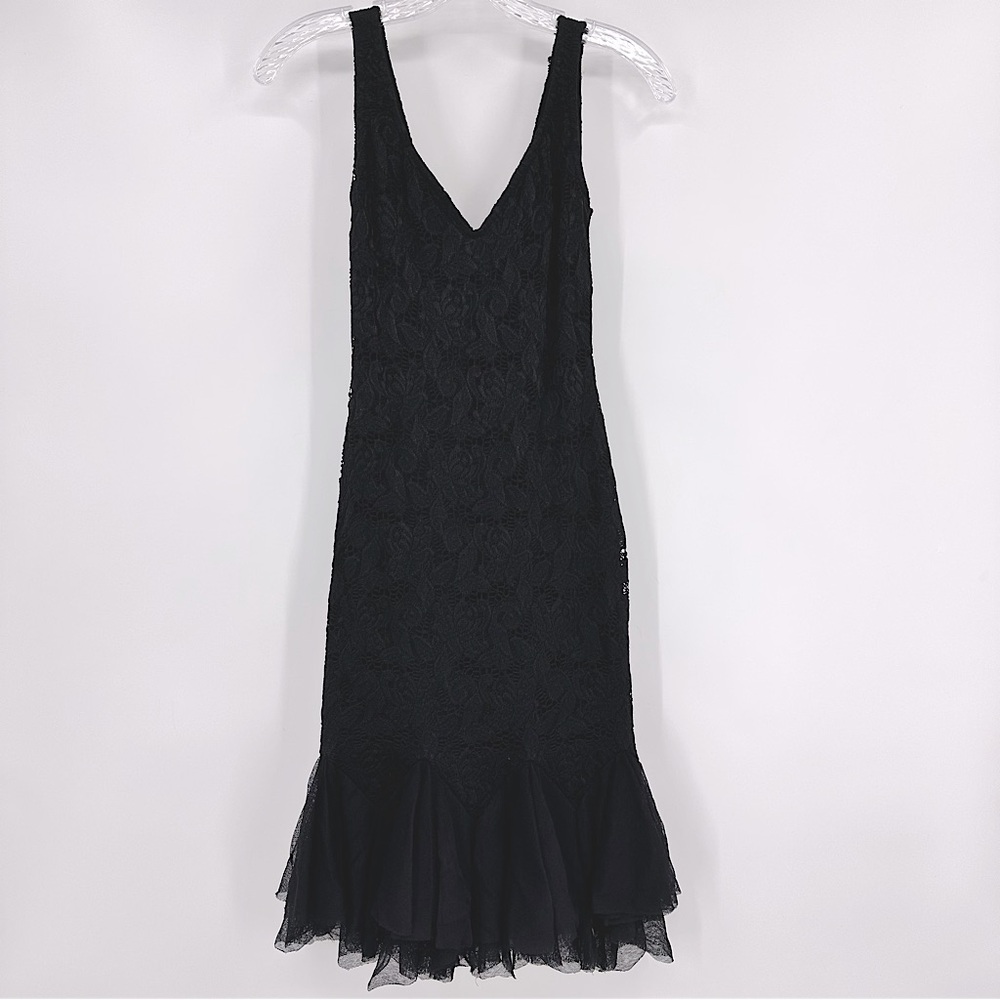 Lillie Rubin Lace Sleeveless V-neck Flounced Hem
Dress Black Size S